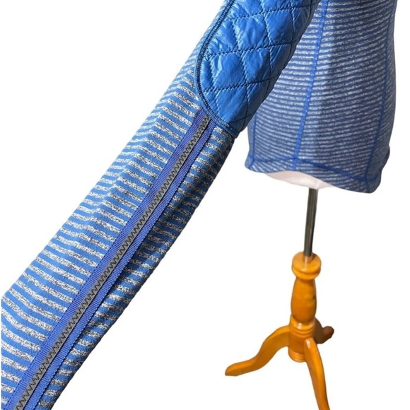 Lululemon Ice Queen TOP EUC Size 8 - Picture 10 of 13